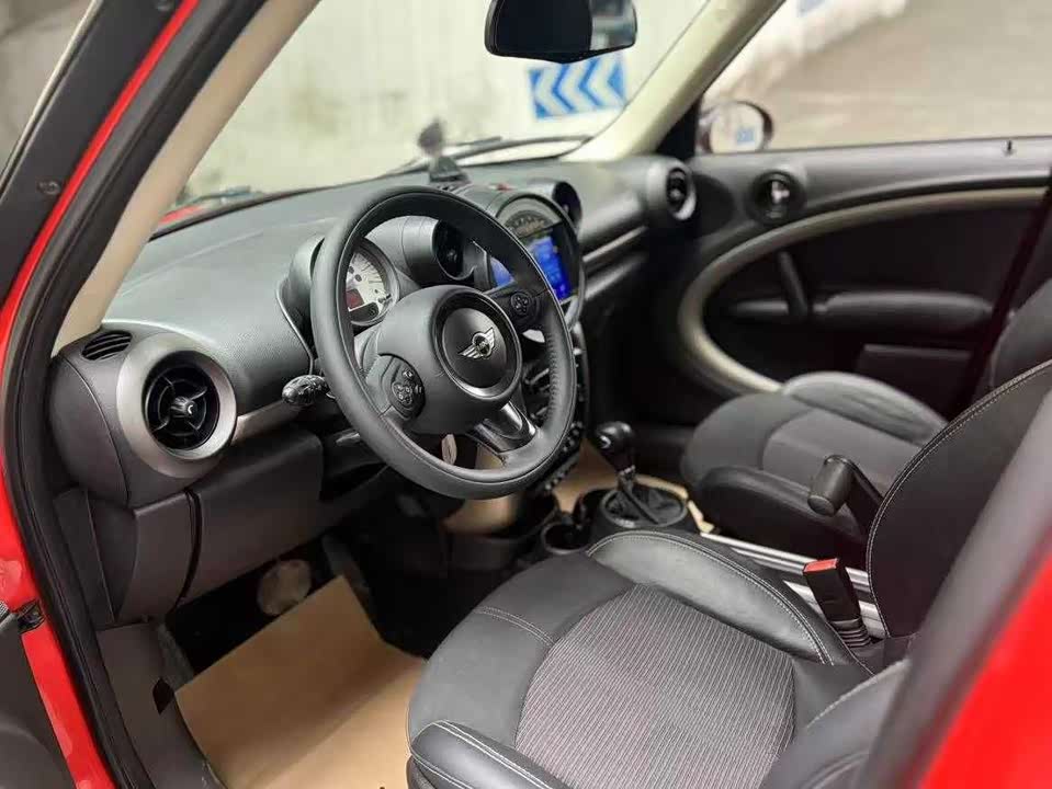 MINI COUNTRYMAN