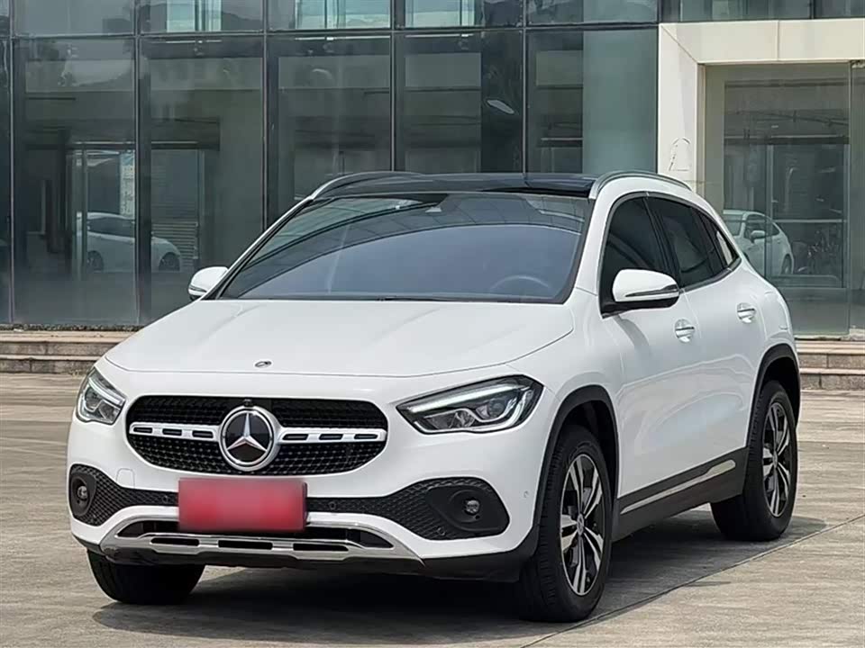 Mercedes-Benz GLA Mercedes-Benz GLA