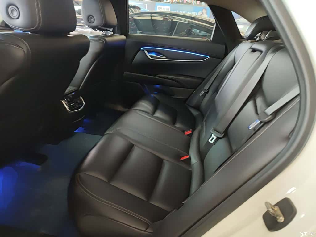 Cadillac XTS, 2019 13