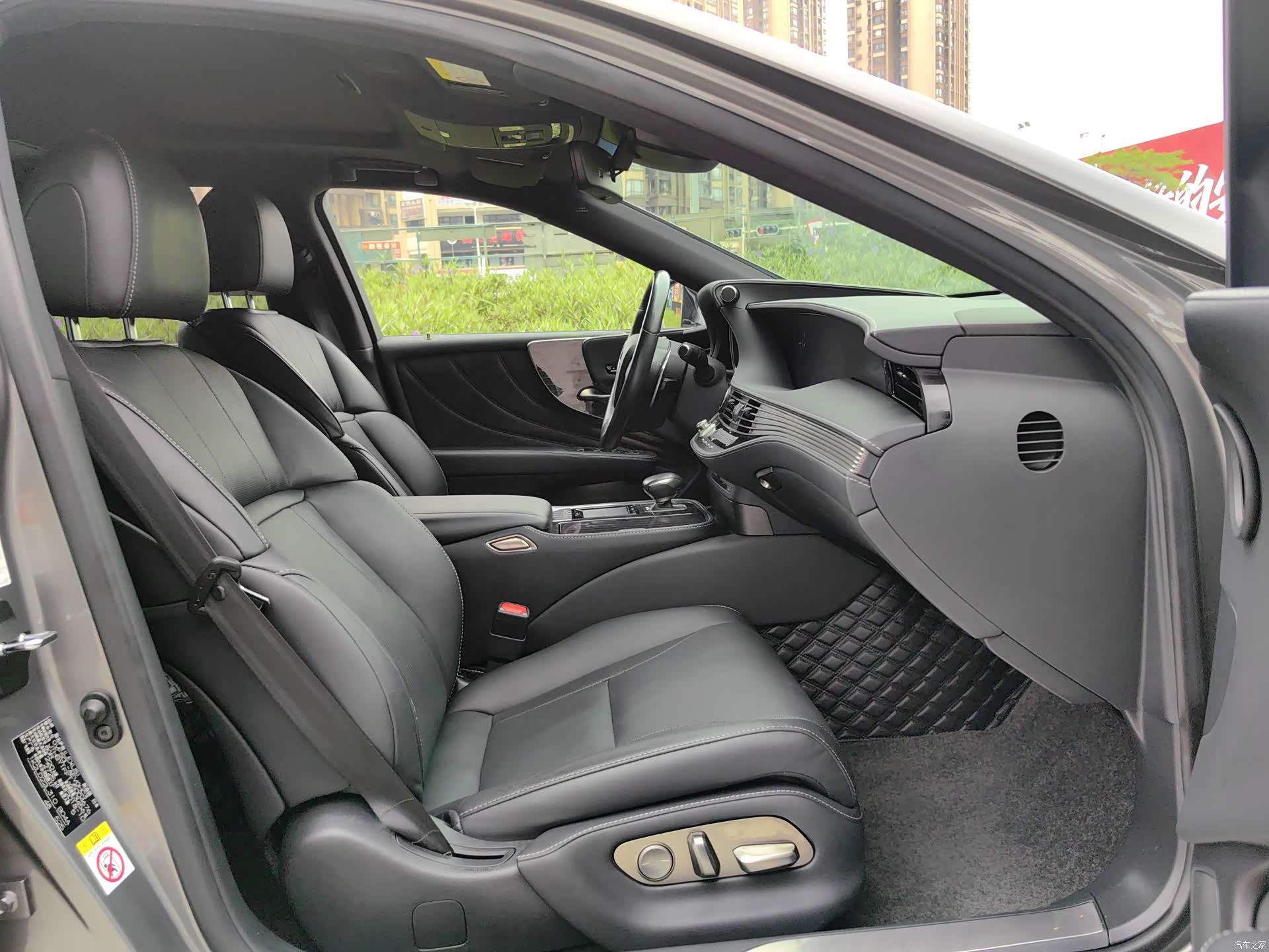 Lexus LS, 2019 11