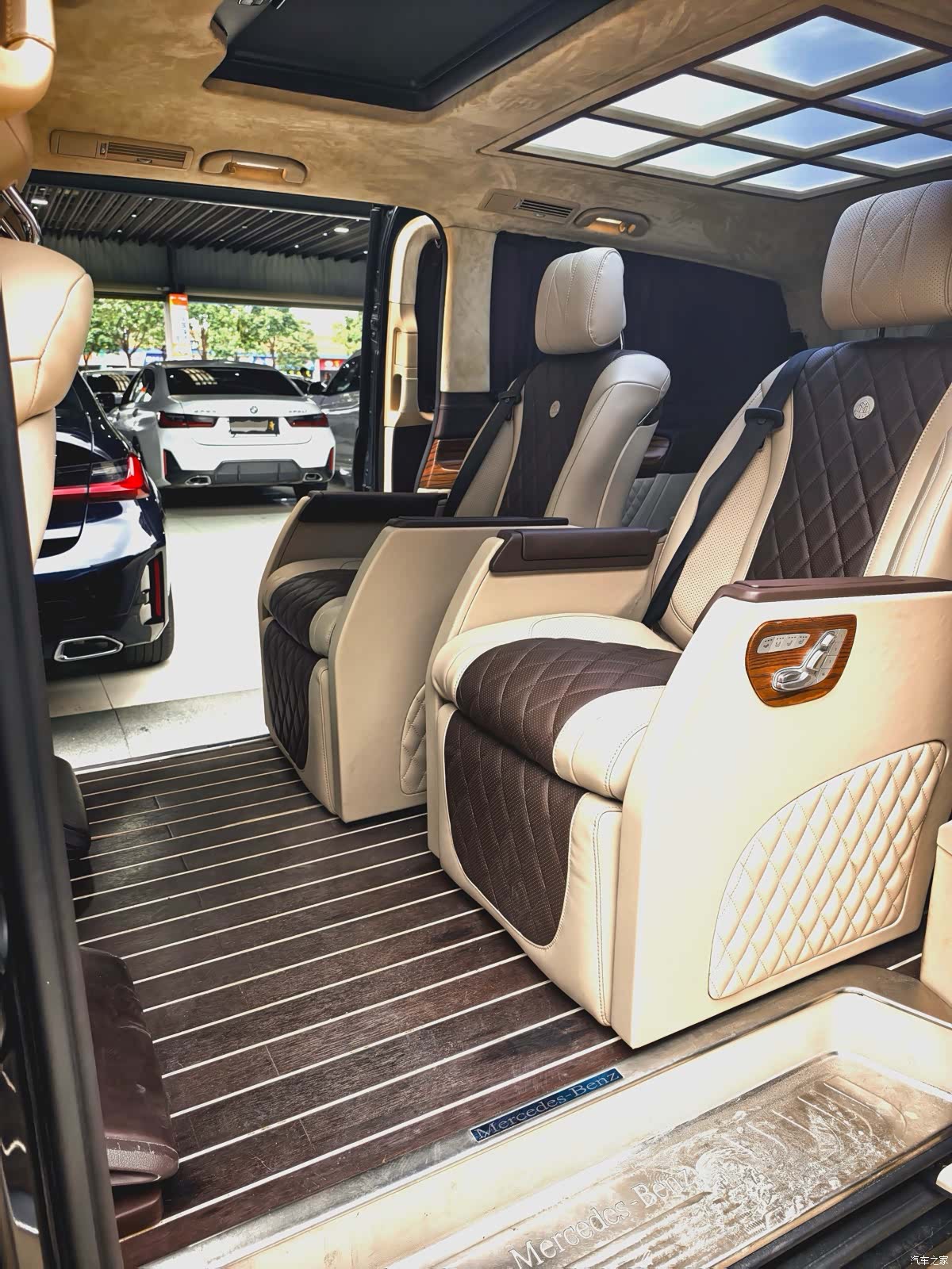 Mercedes-Benz V-Class, 2019 11