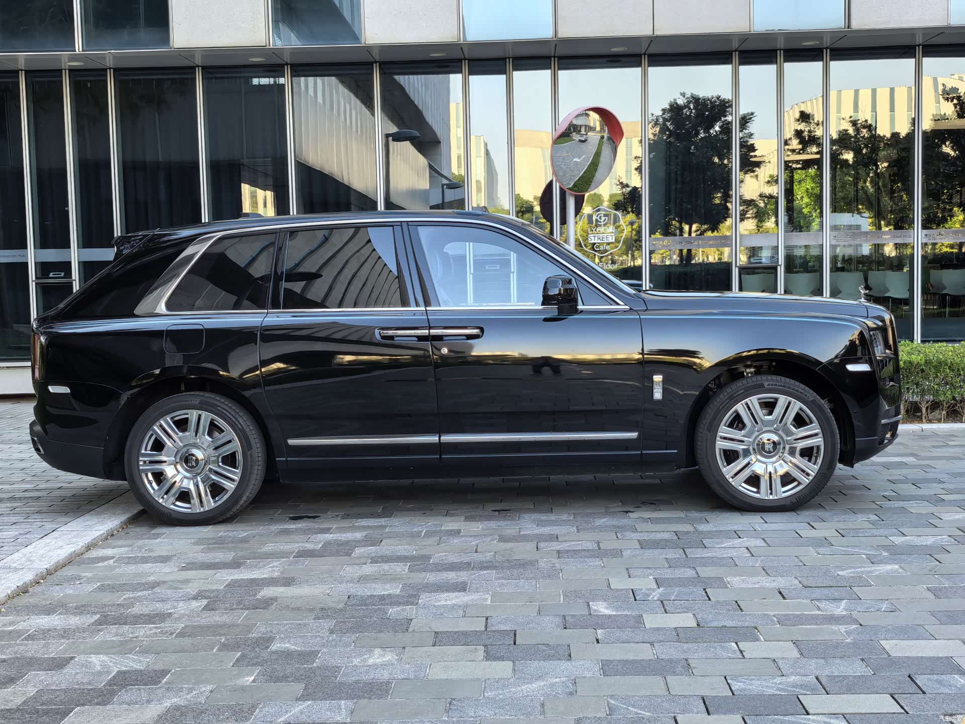 Rolls-Royce Cullinan, 2022 все фото