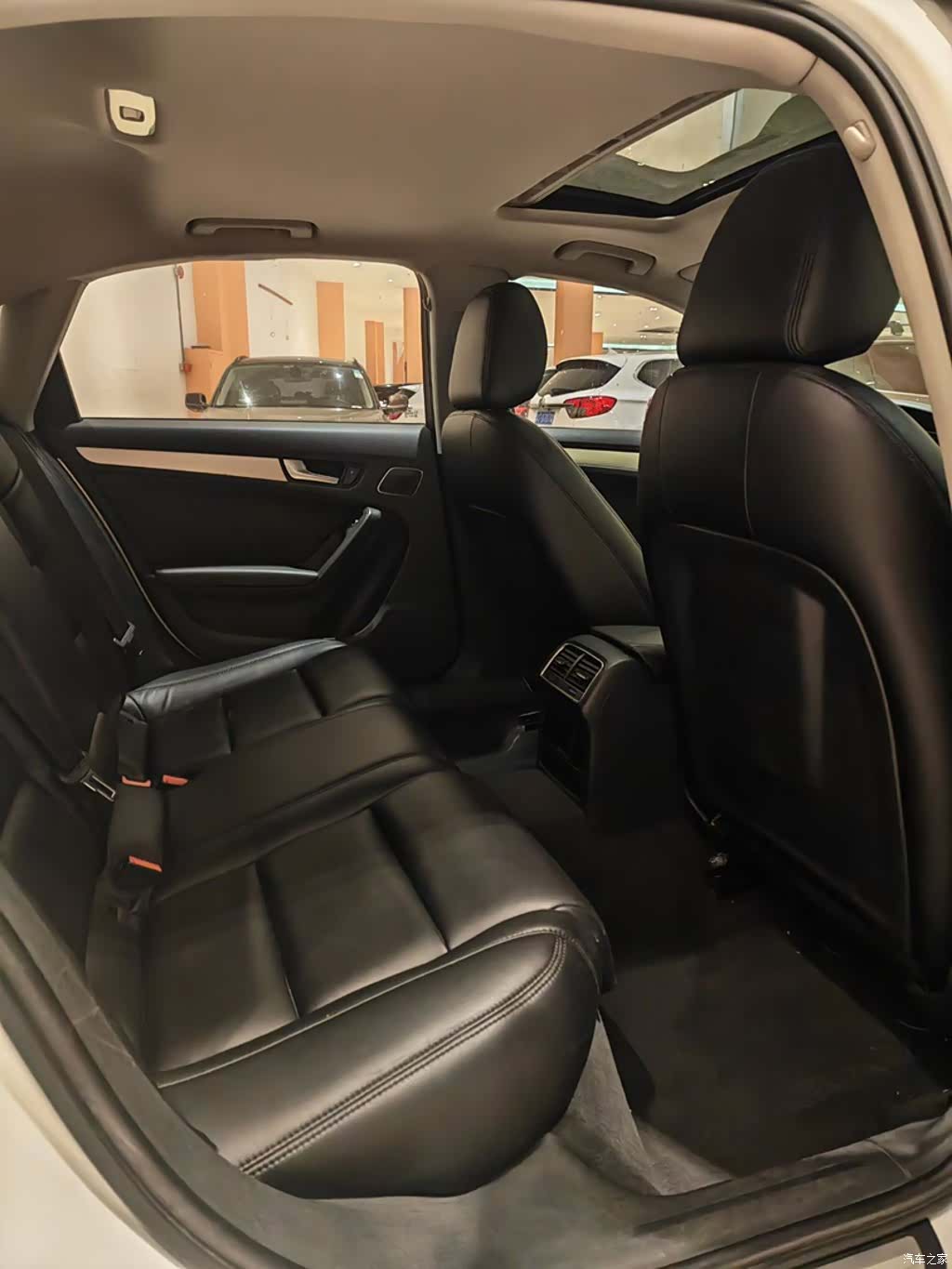 Audi A4L, 2014 13