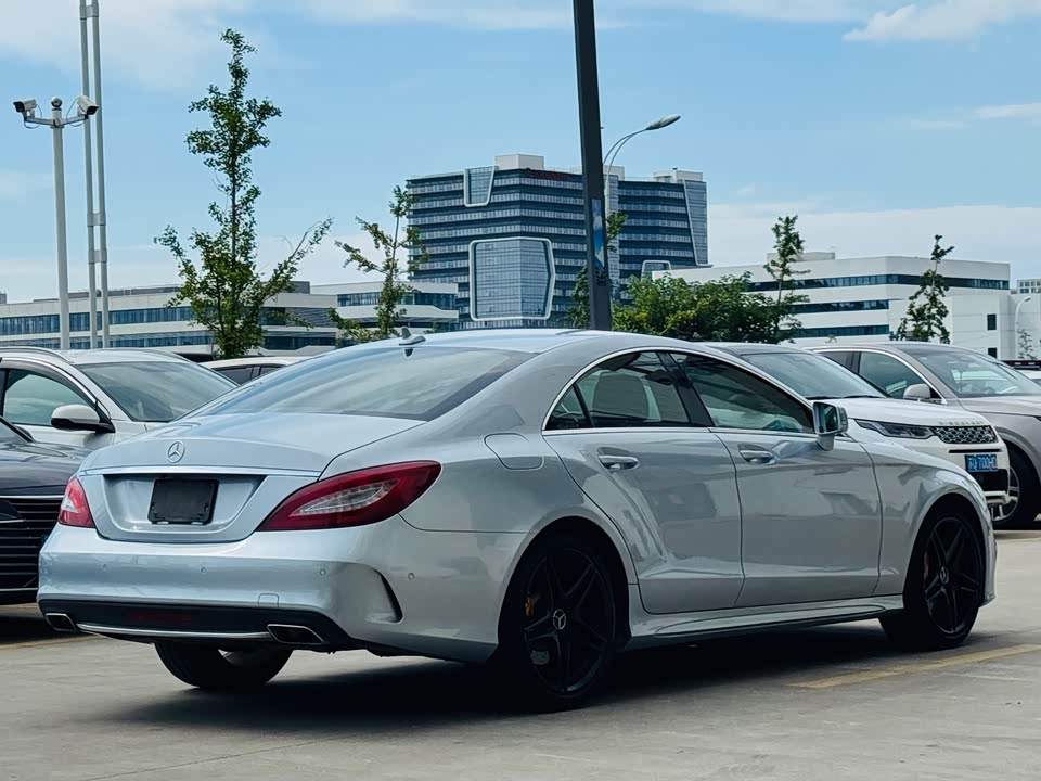 Mercedes-Benz CLS Mercedes-Benz CLS