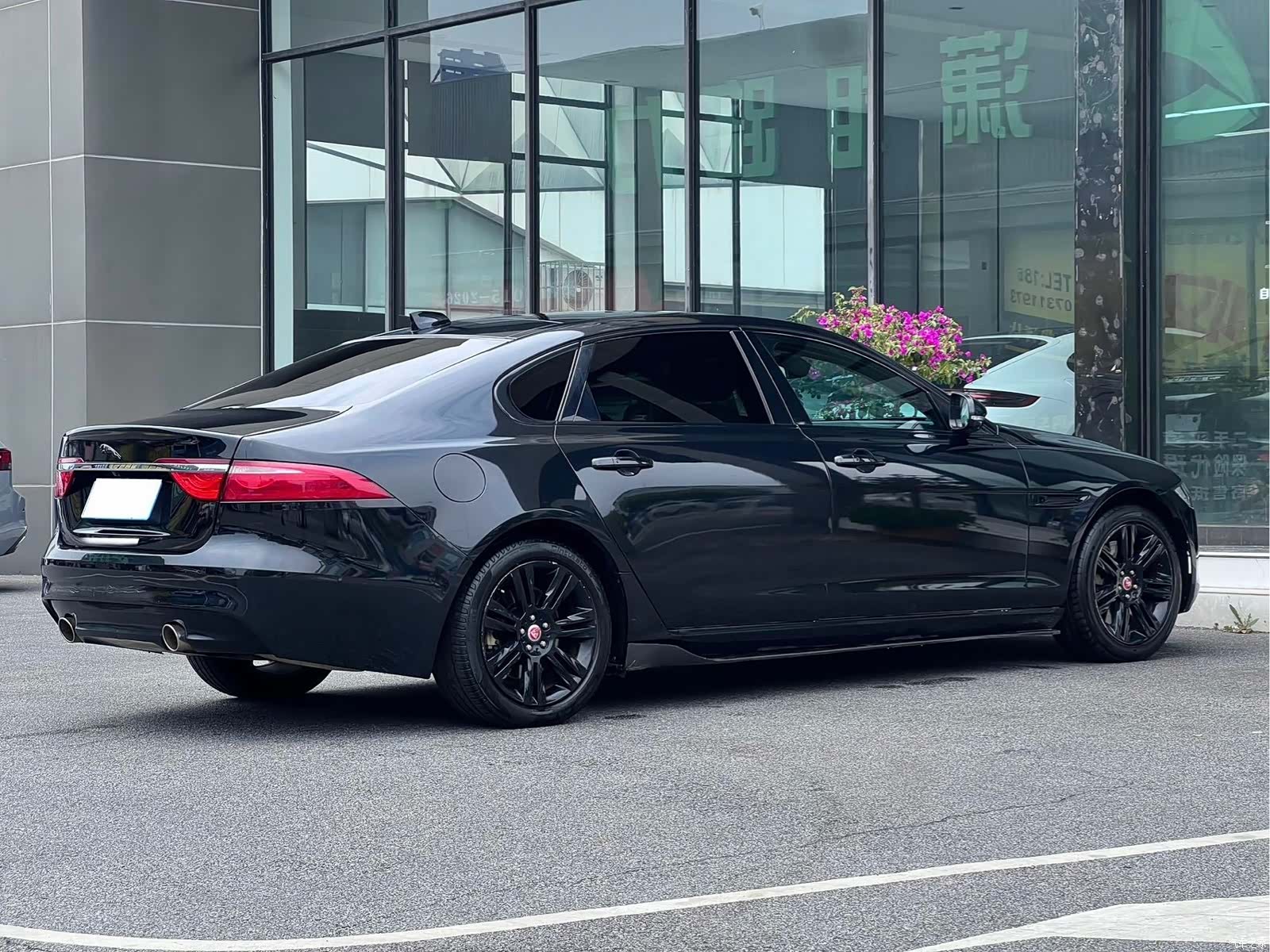 Land Rover XFL, 2019 7