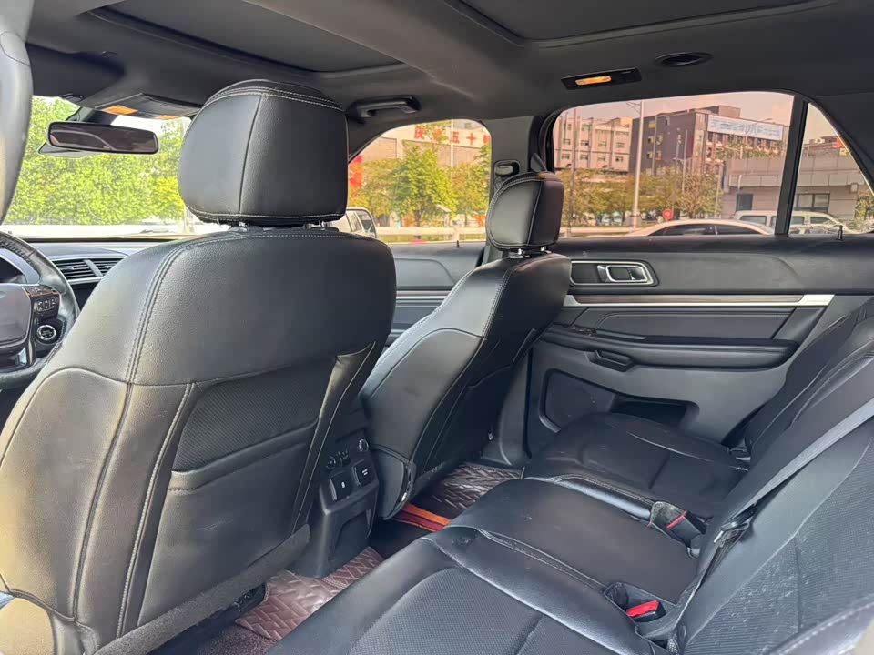 Ford Explorer Ford Explorer
