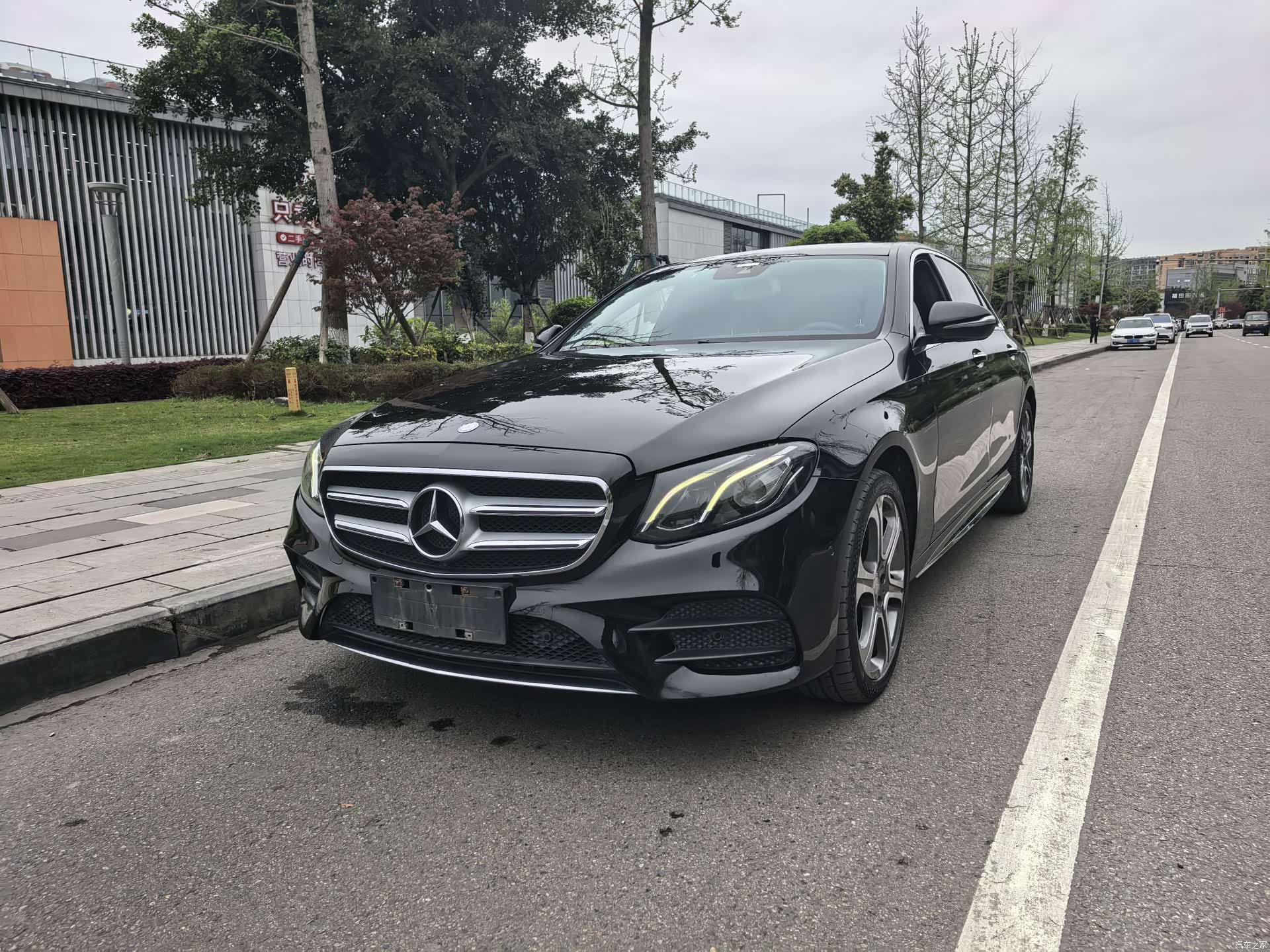 Mercedes-Benz E-Class, 2016 1