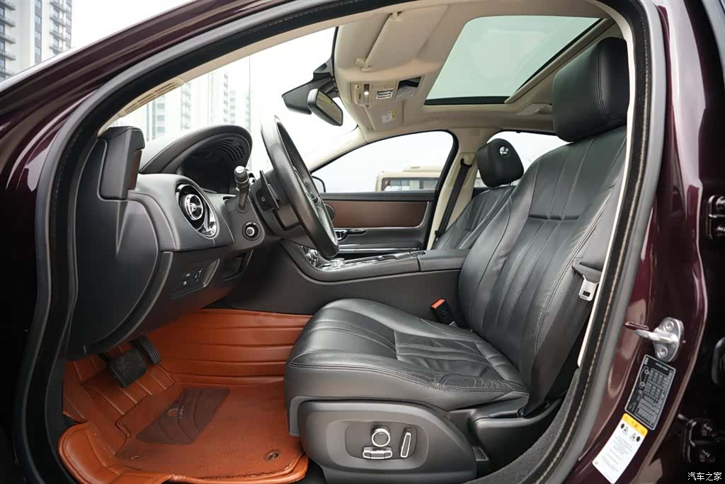 Jaguar XJ, 2017 6