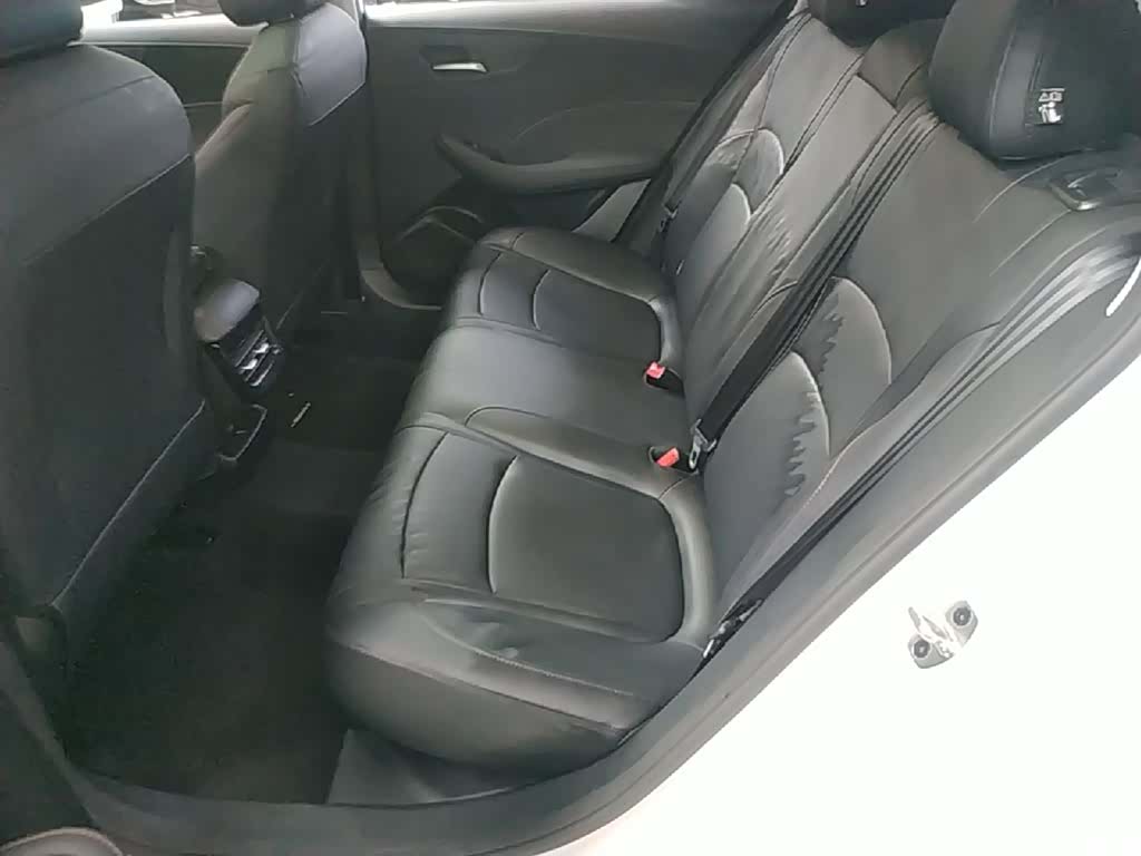 Roewe i5, 2025 17