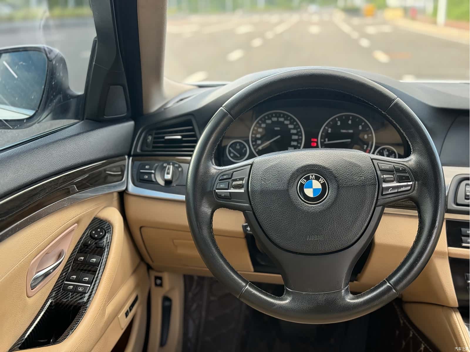 BMW 5 Series, 2011 10