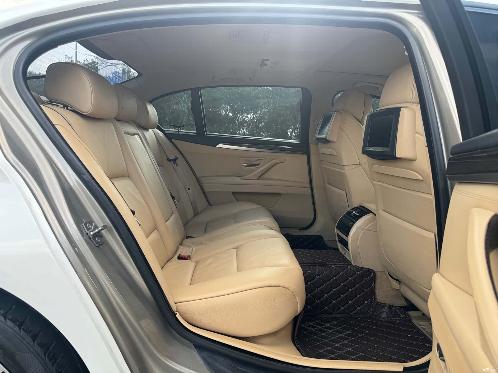 BMW 5 Series, 2011 8