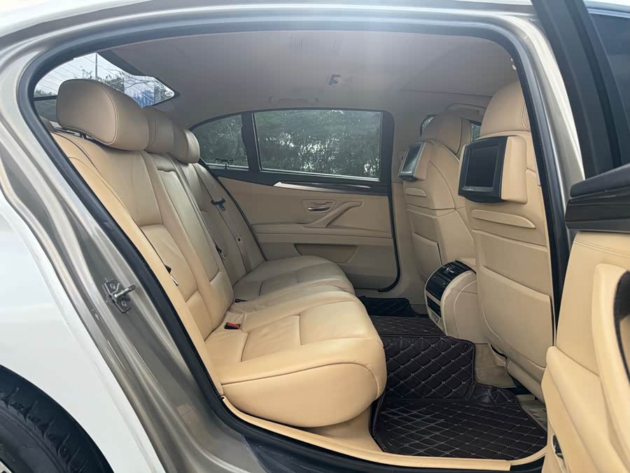 BMW 5 Series 2011, фото 8