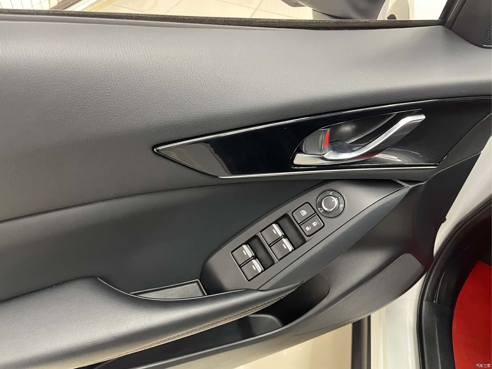 Mazda CX-4, 2023 14
