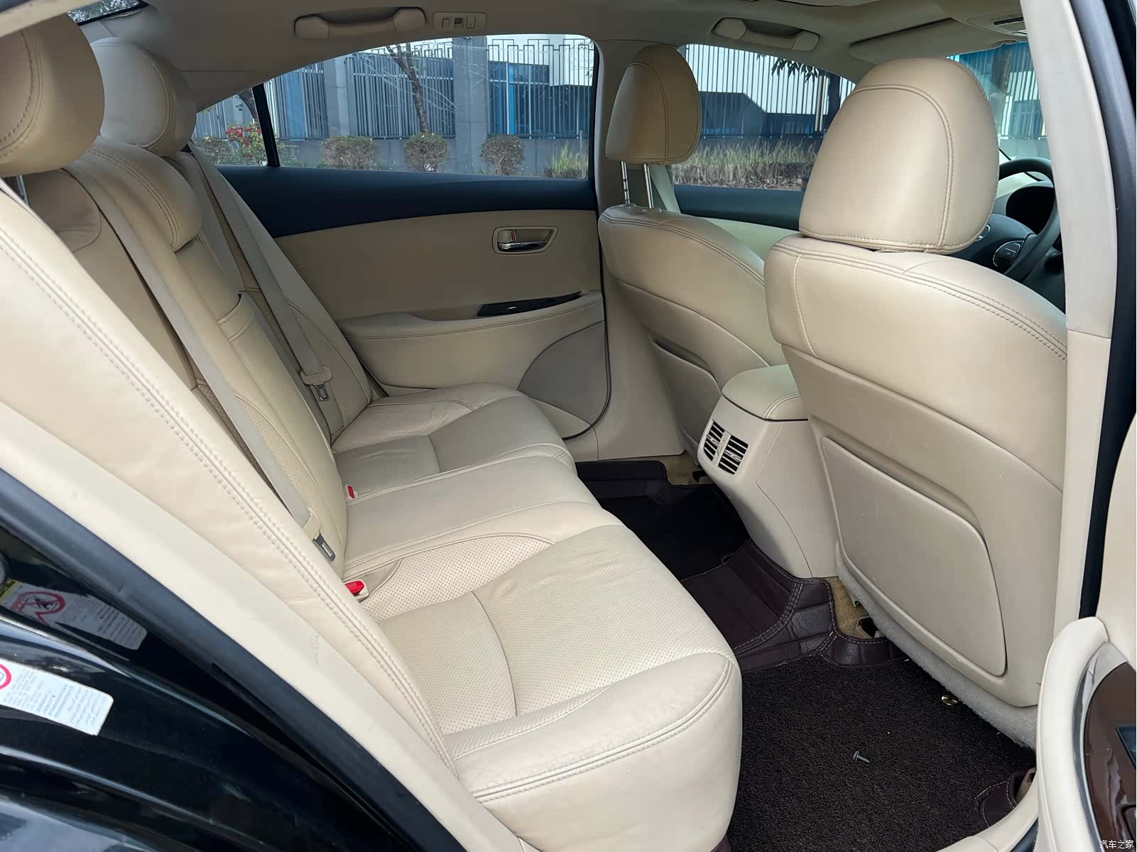 Lexus ES, 2011 13
