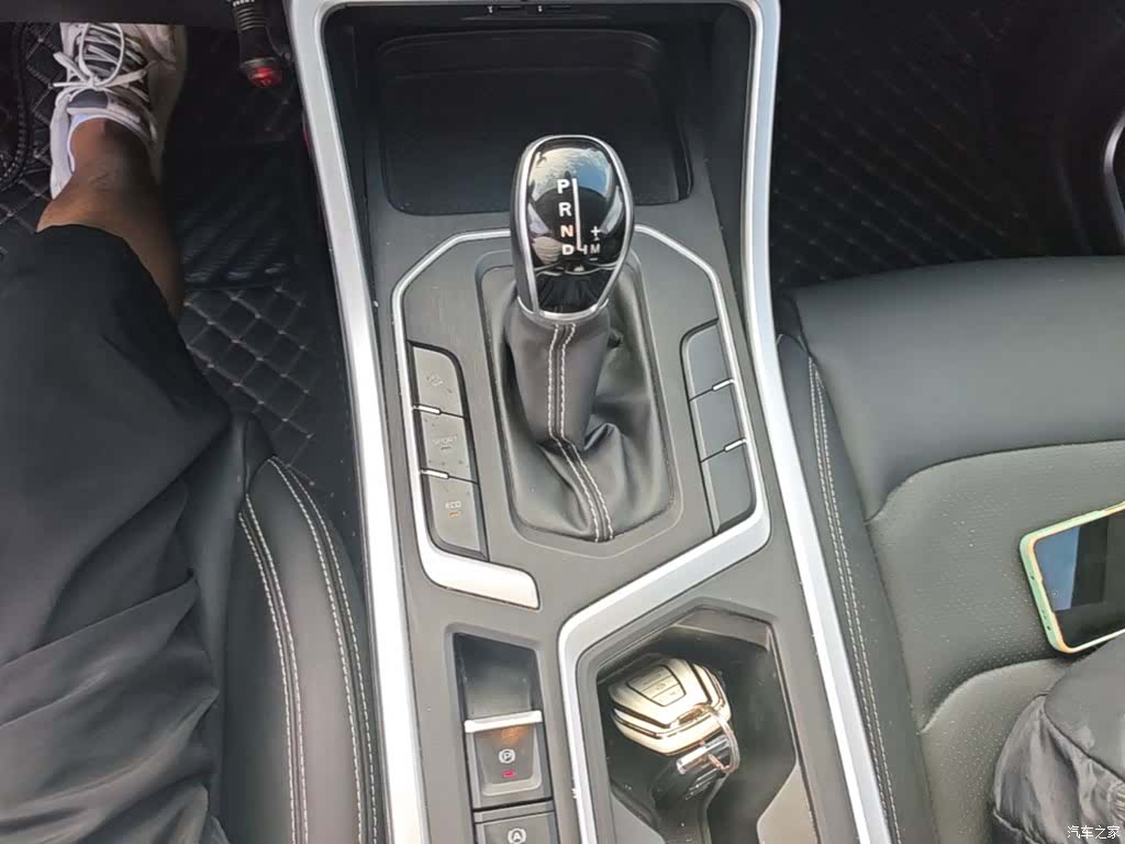 Geely X6, 2020 14
