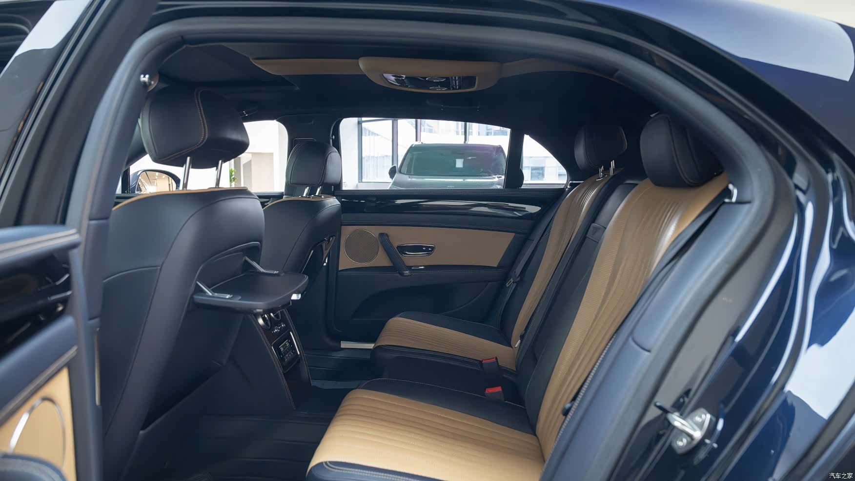 Bentley Flying Spur, 2017 16