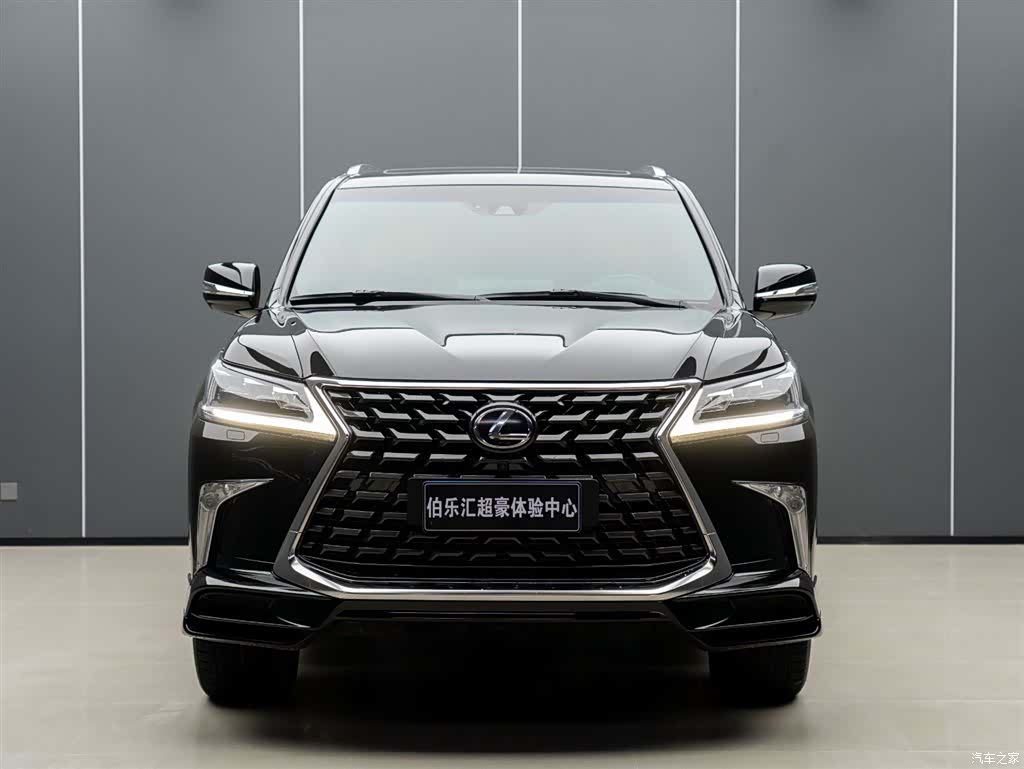 Lexus LX, 2022 4