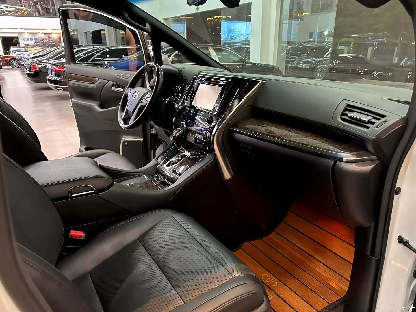 Toyota Alphard, 2018 7