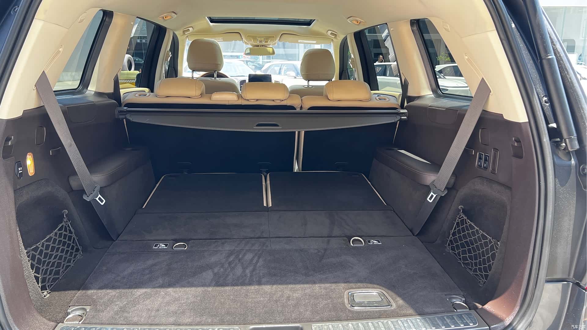 Mercedes-Benz GLS, 2017 11