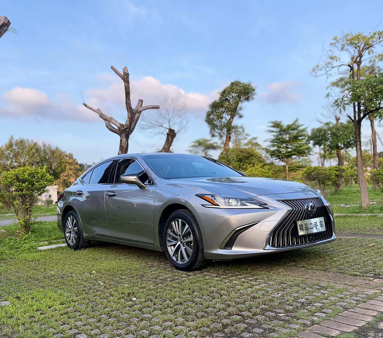 Lexus ES, 2021 3