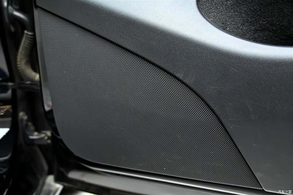 Tesla Model Y, 2023 27