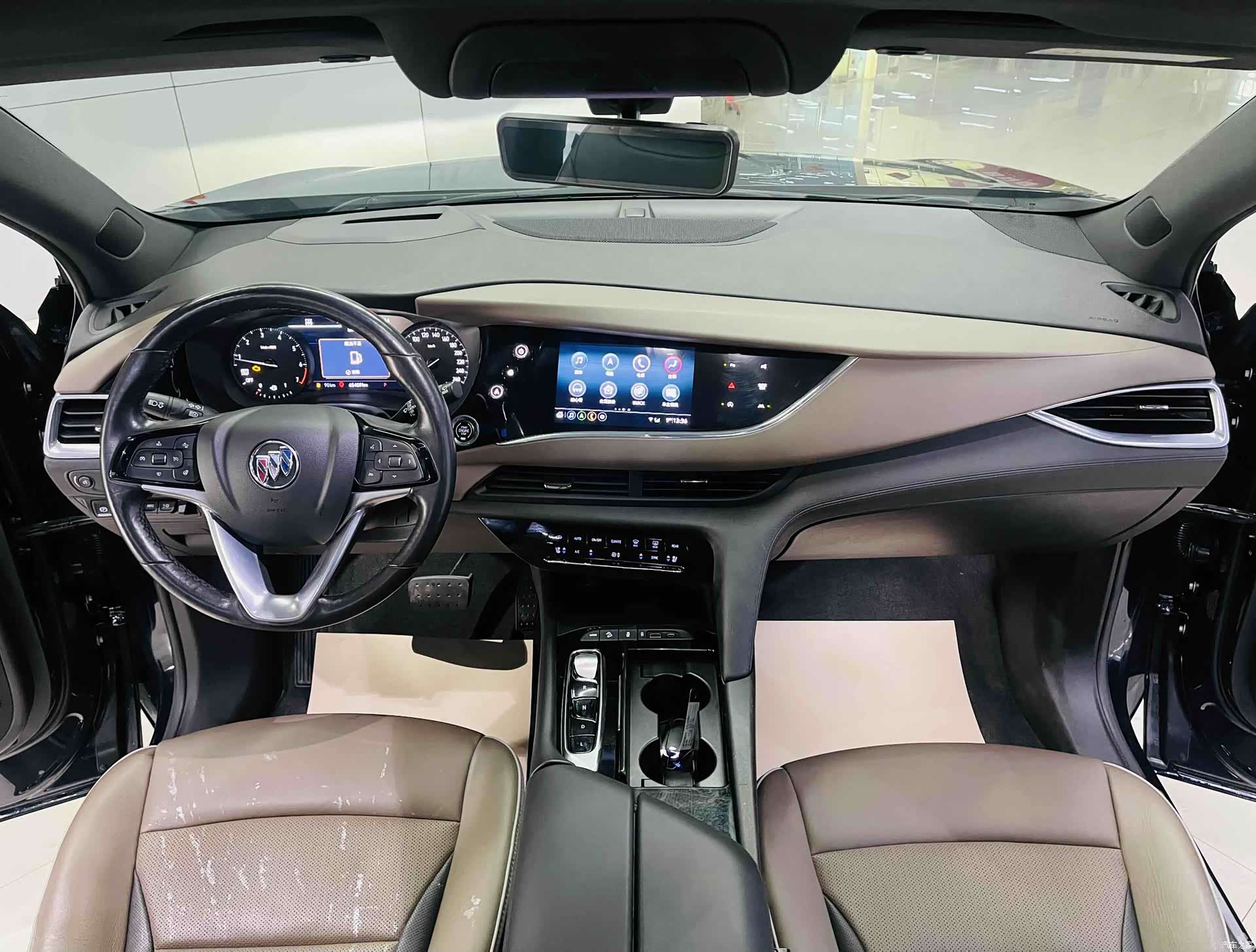 Buick Enclave, 2020 10