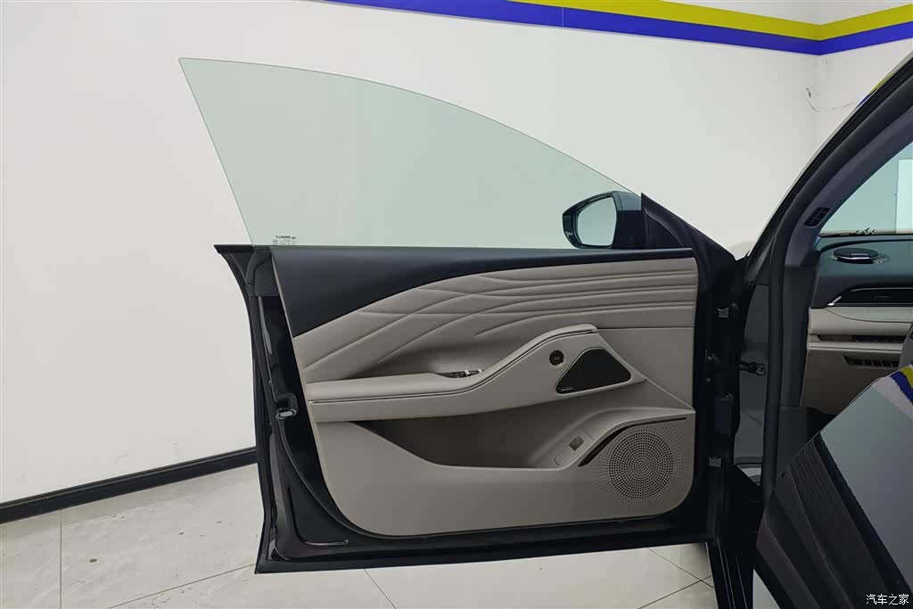 Geely 8, 2025 7