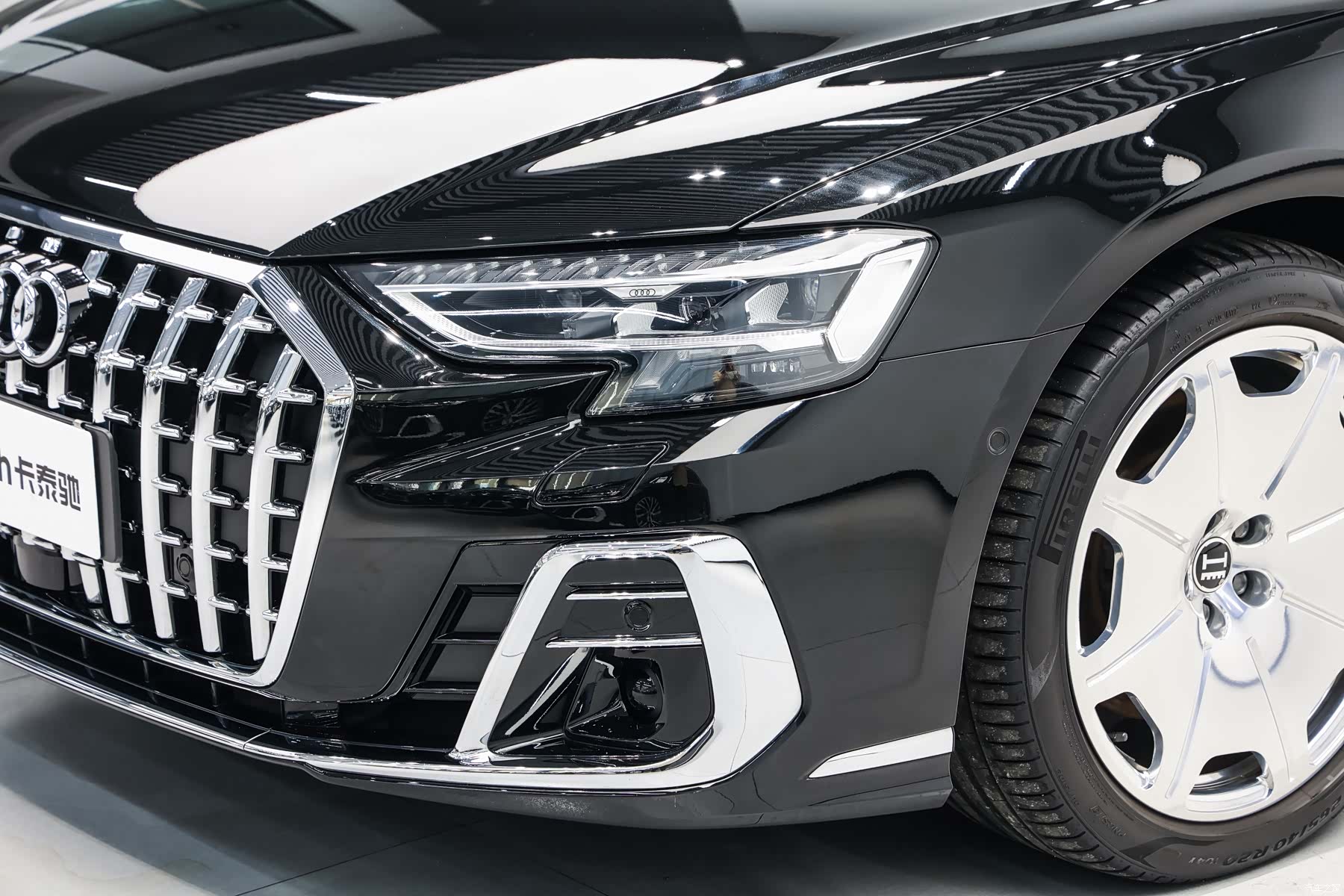 Audi A8L, 2022 4
