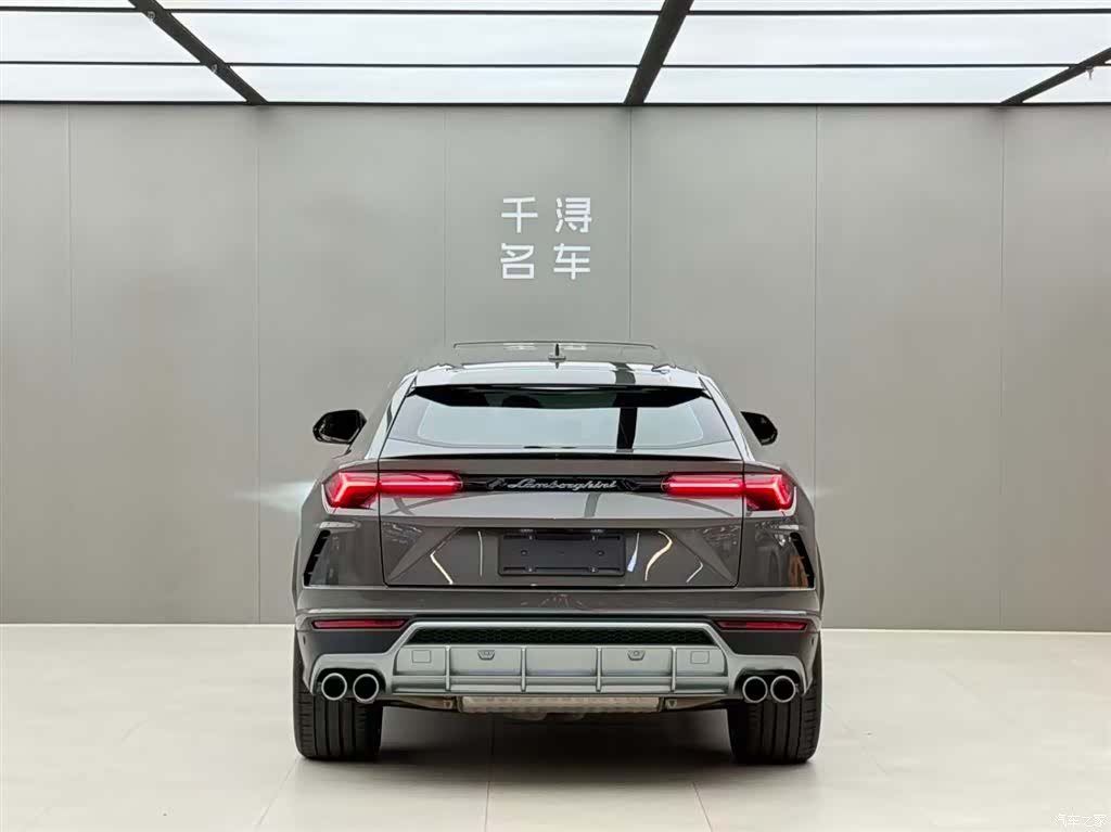 Lamborghini Urus, 2022 16
