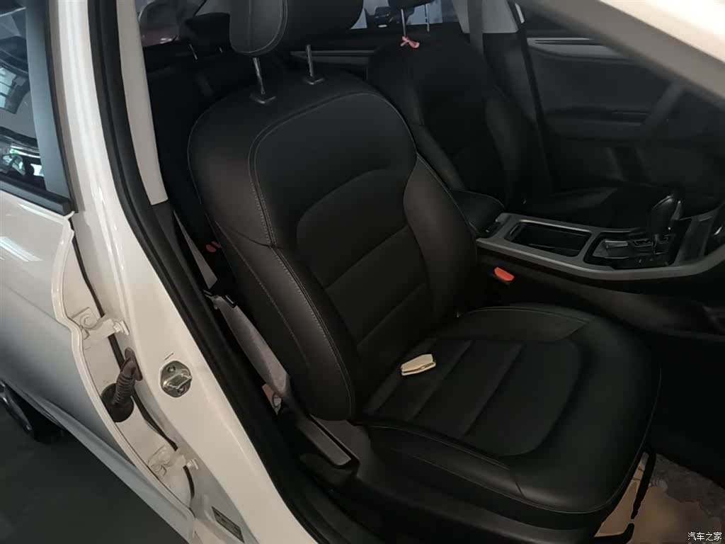 Geely Emgrand, 2020 25