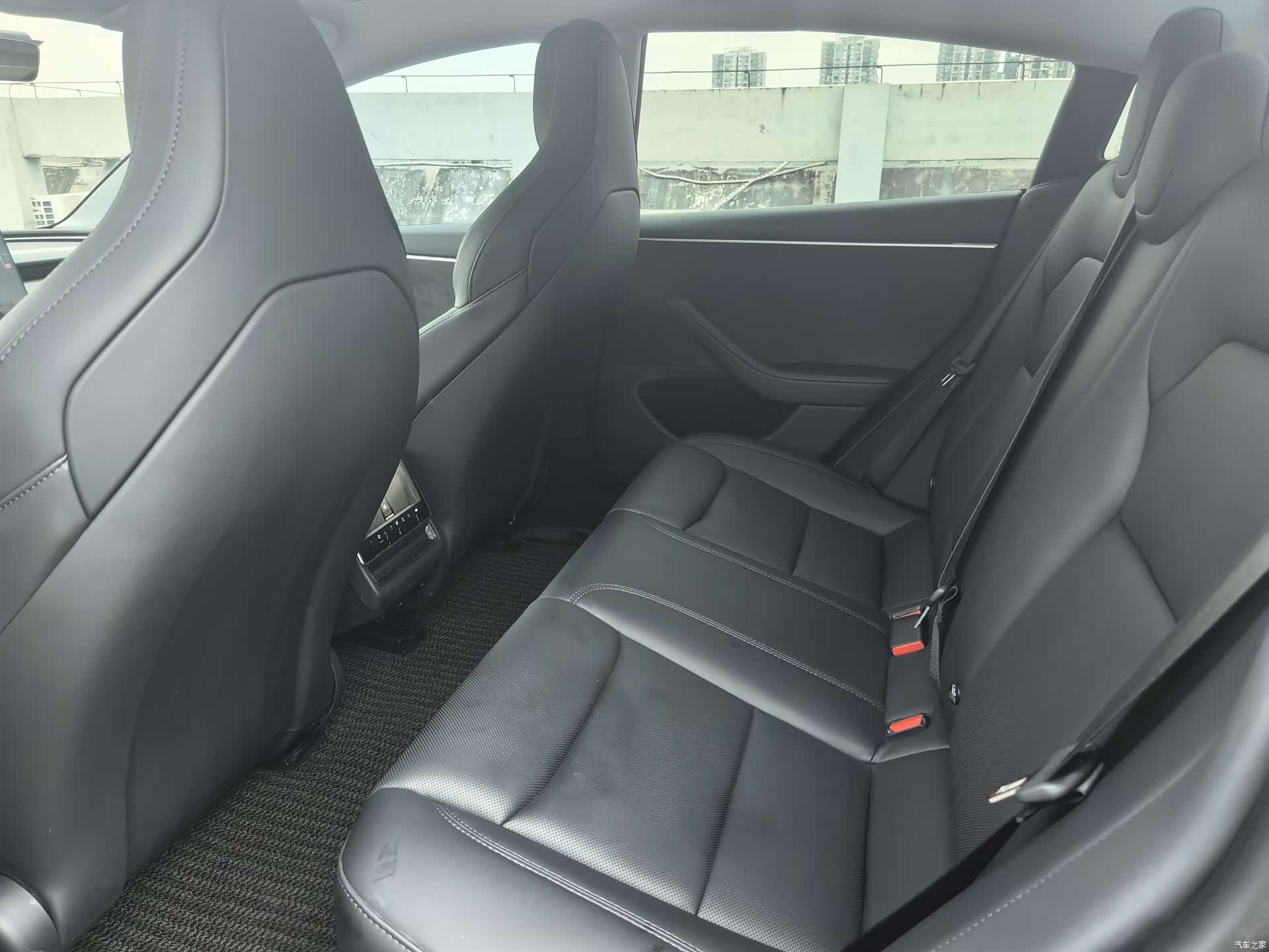 Tesla Model 3, 2024 10
