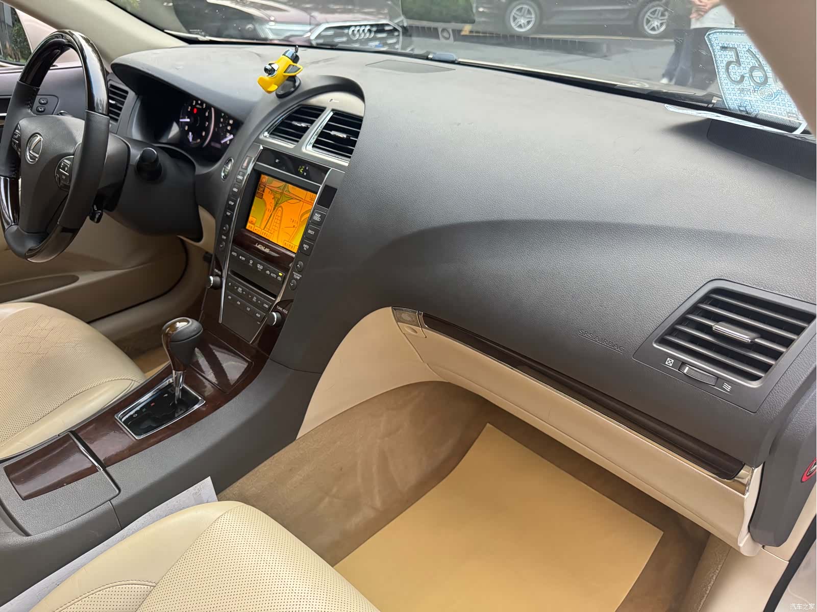Lexus ES, 2011 16