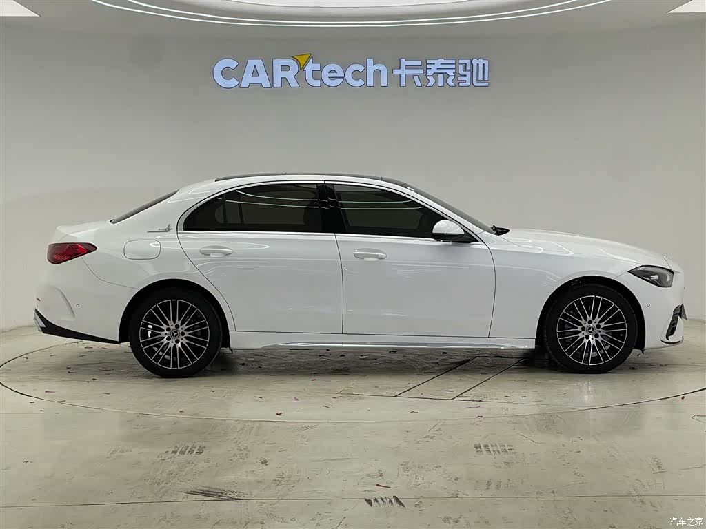 Mercedes-Benz C-Class, 2025 4