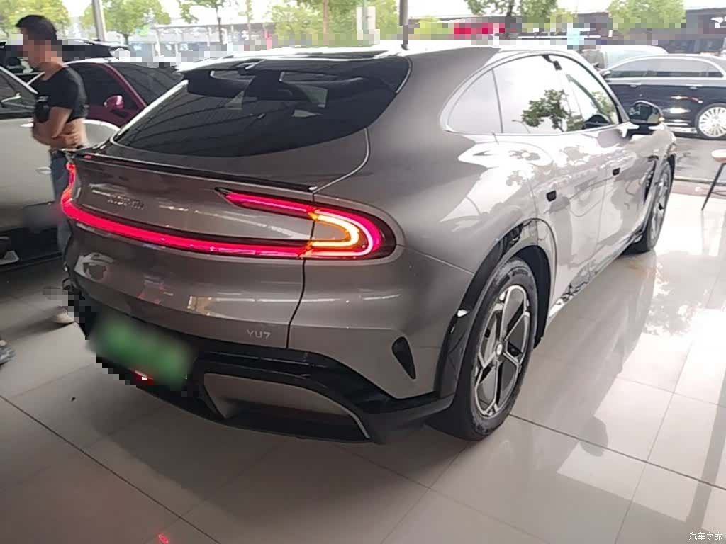 Xiaomi YU7, 2025 7