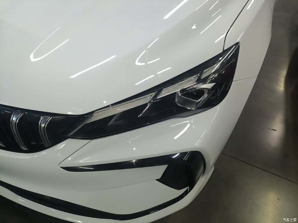 Geely Binray, 2023 18
