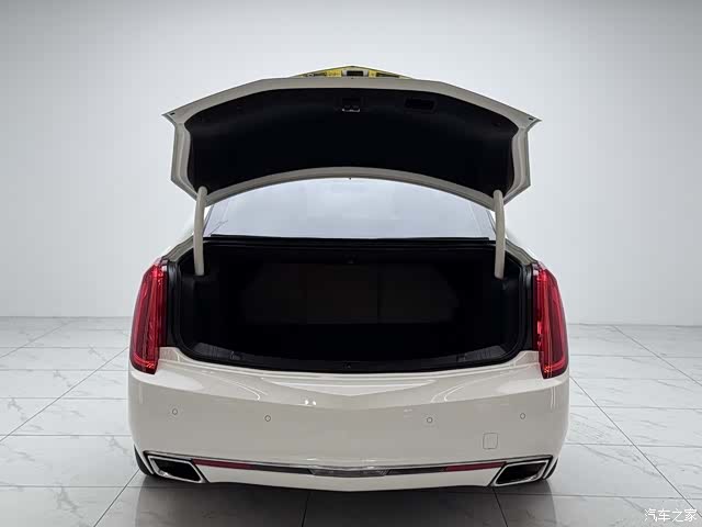 Cadillac XTS, 2017 9