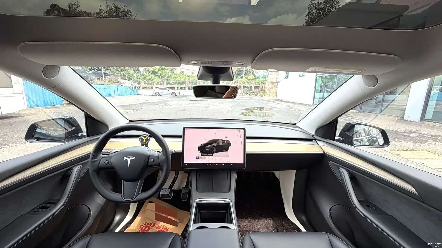 Tesla Model Y, 2023 все фото