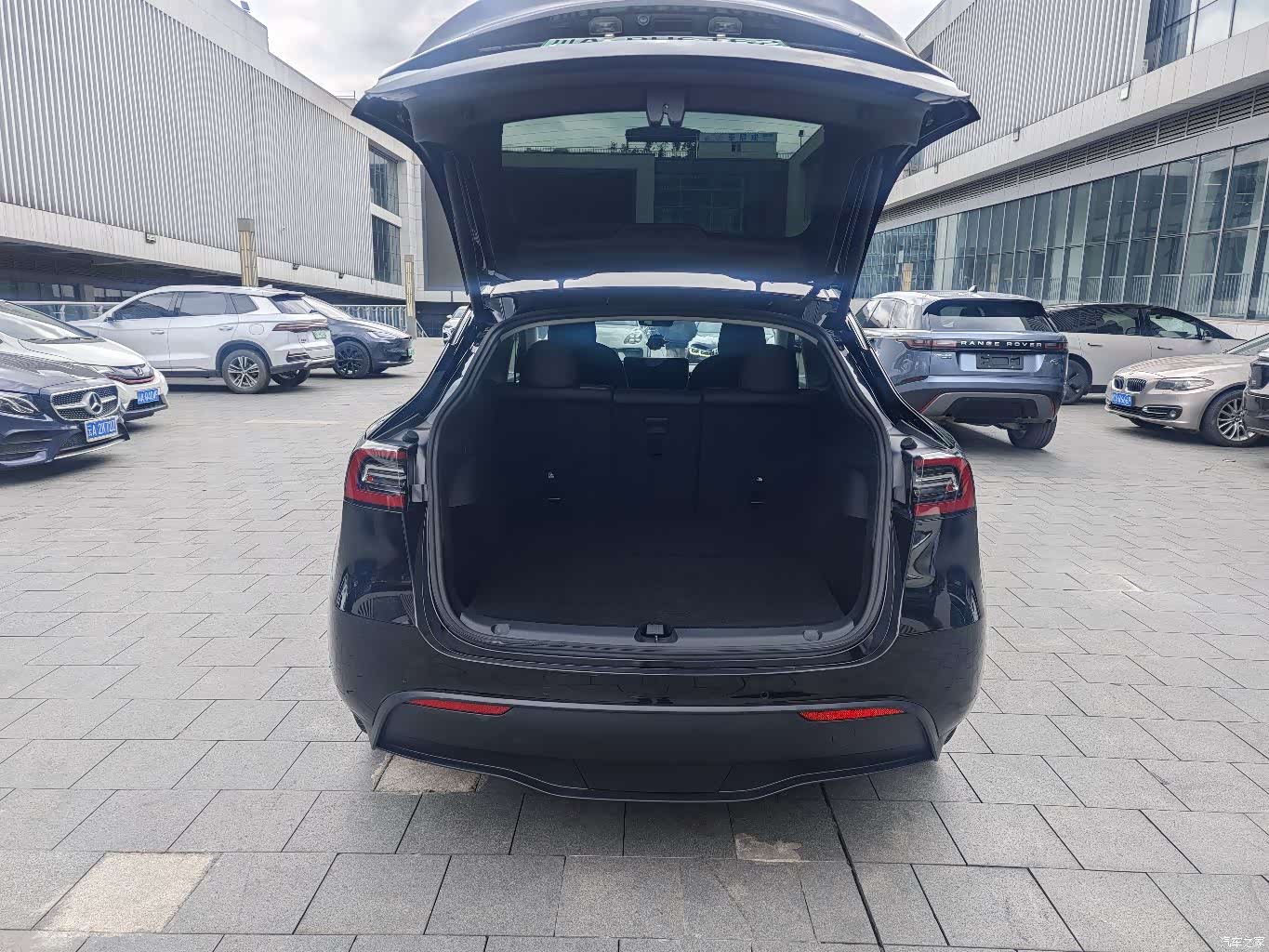 Tesla Model Y, 2021 28