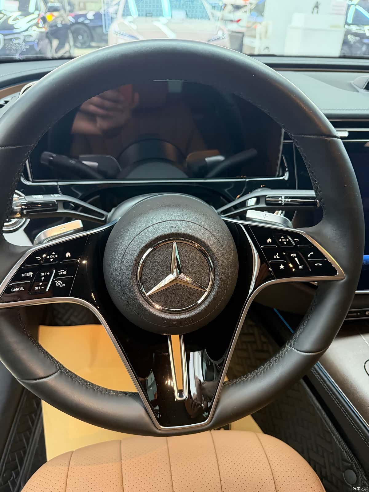 Mercedes-Benz E-Class, 2024 13