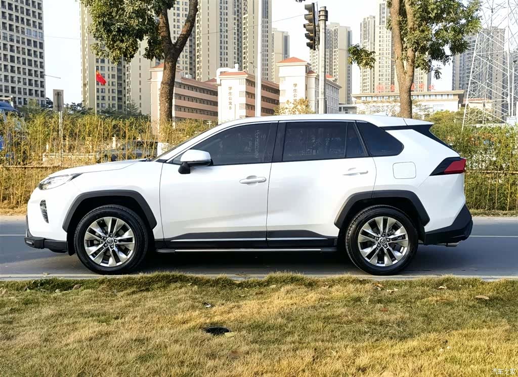Toyota Wildlander, 2021 4