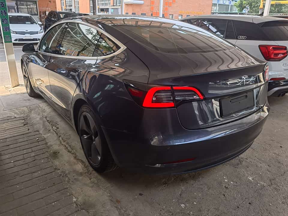 Tesla Model 3 Tesla Model 3