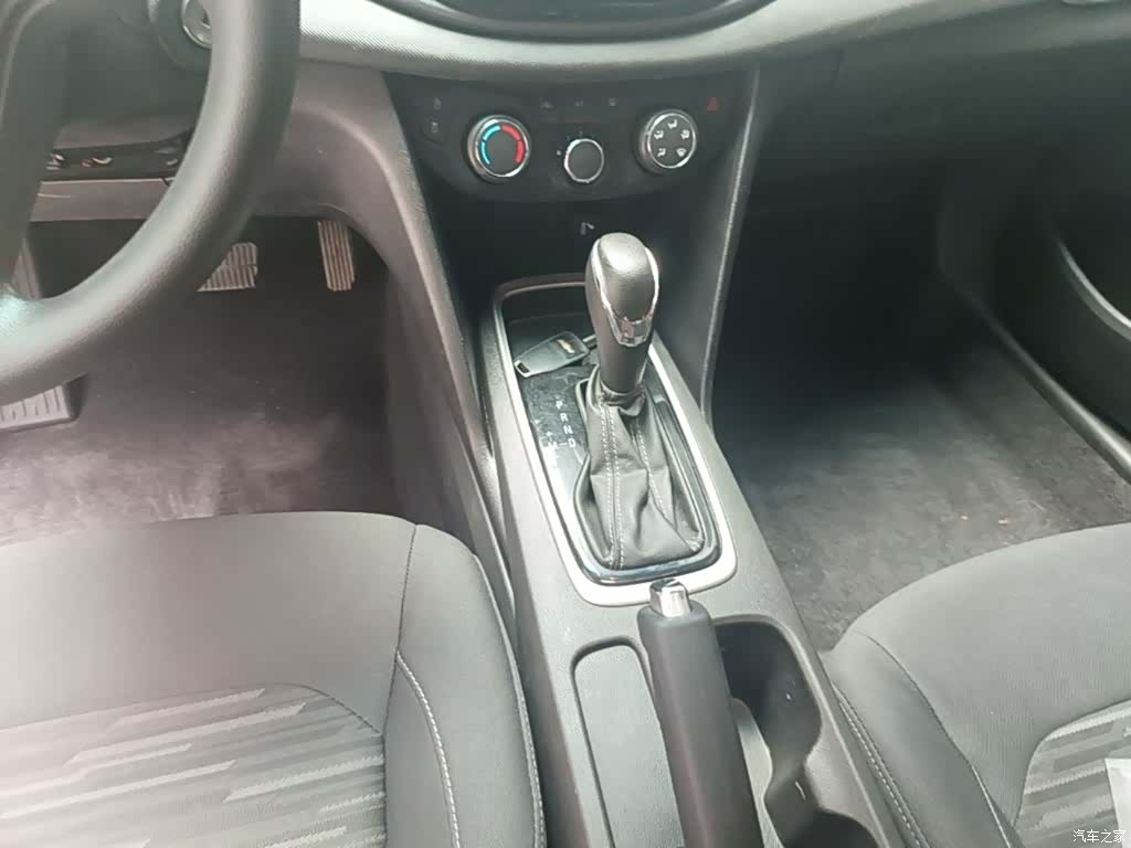 Chevrolet 320, 2018 14