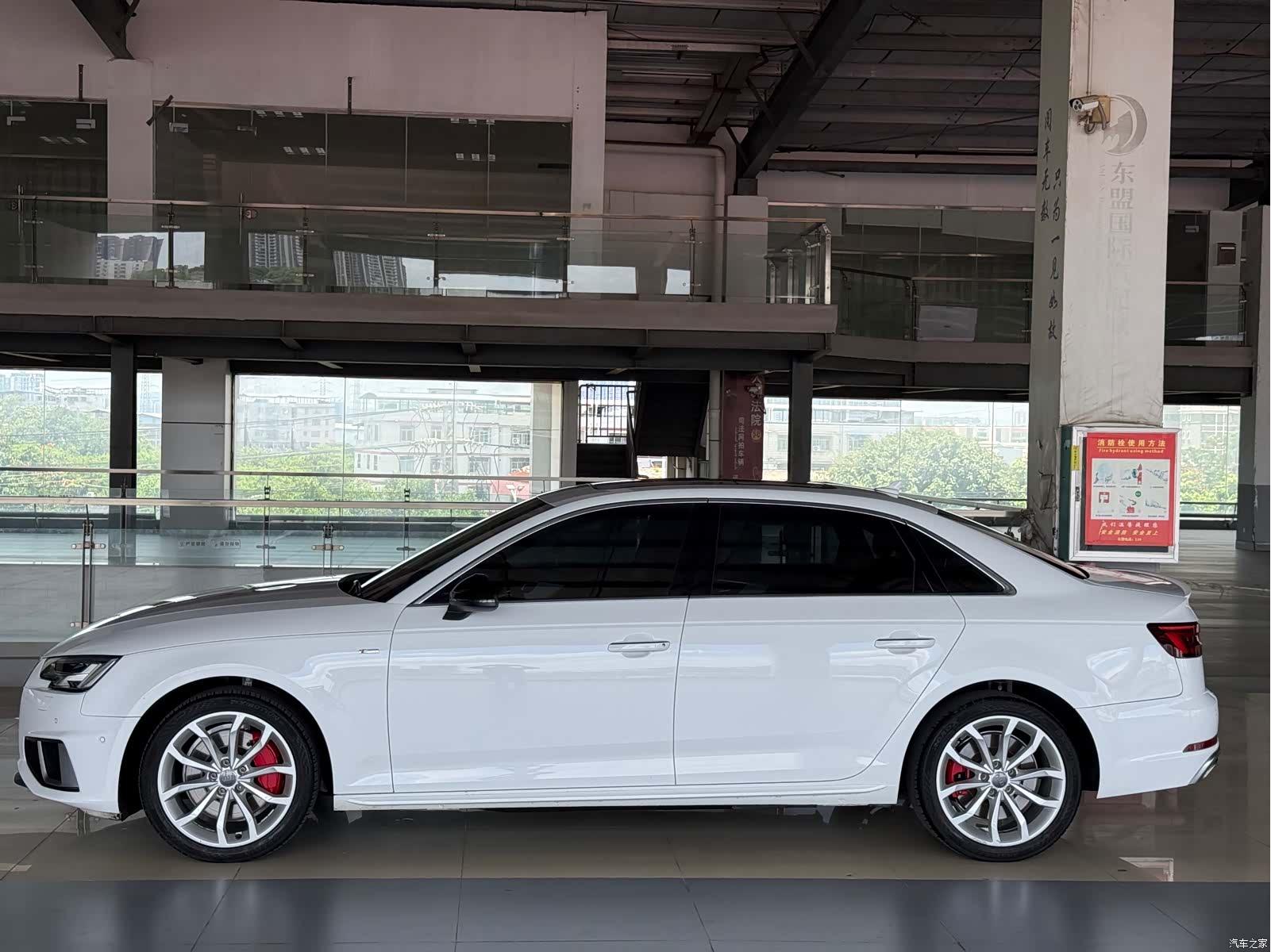 Audi A4L, 2019 3