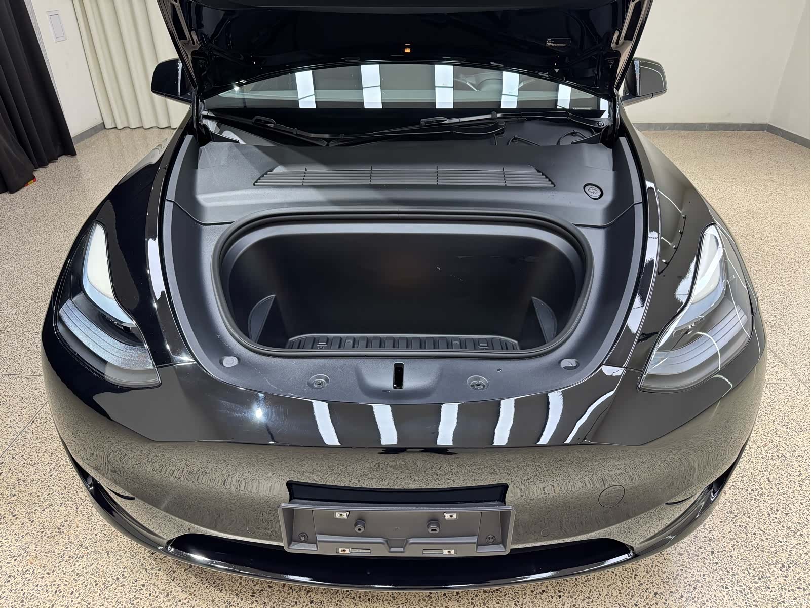 Tesla Model Y, 2022 35