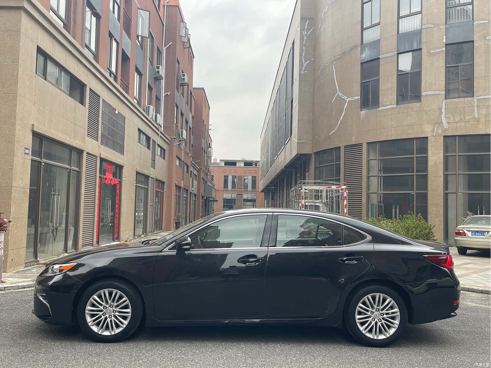 Lexus ES, 2016 3