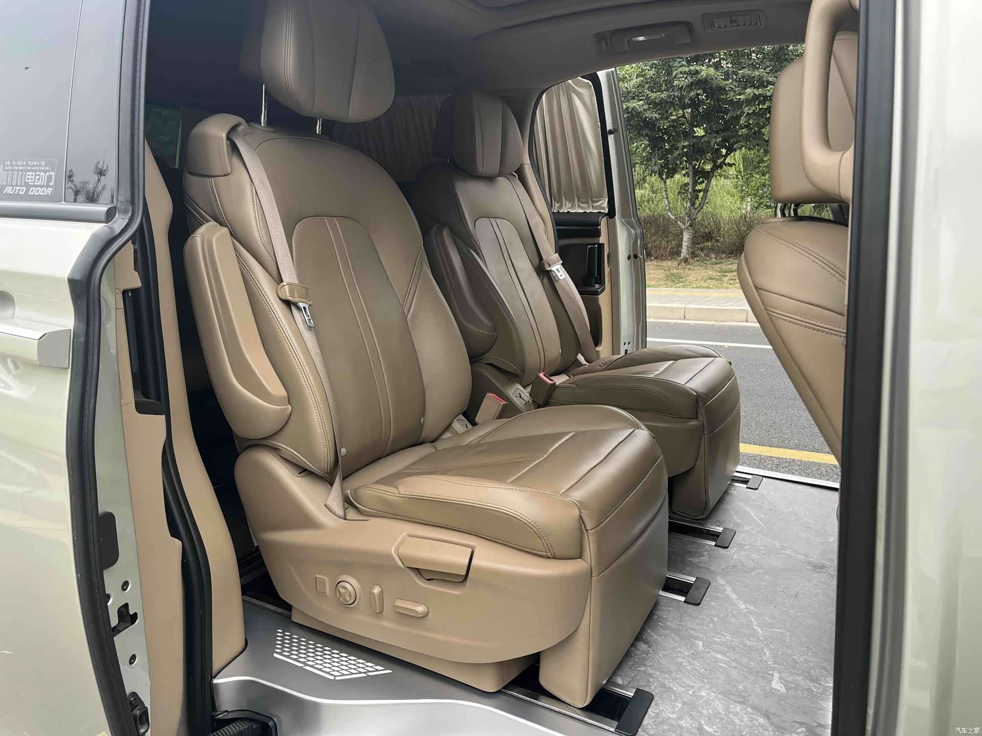 Buick GL8, 2018 14