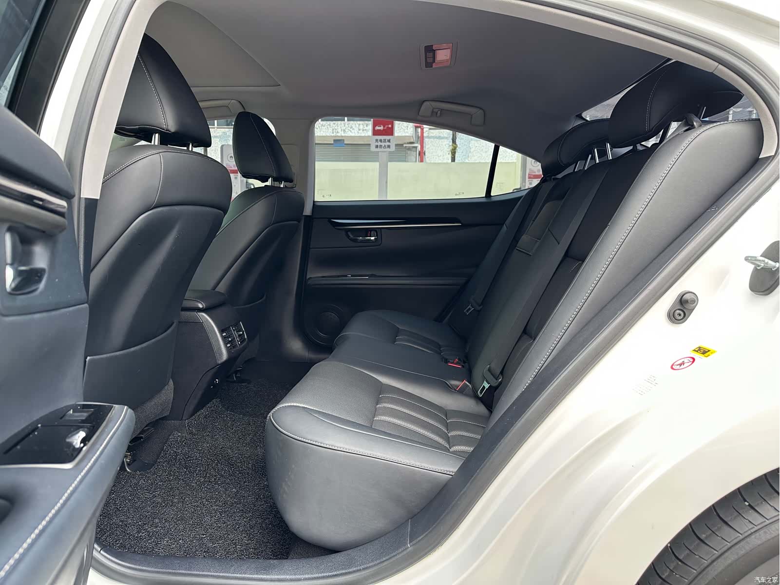Lexus ES, 2015 9