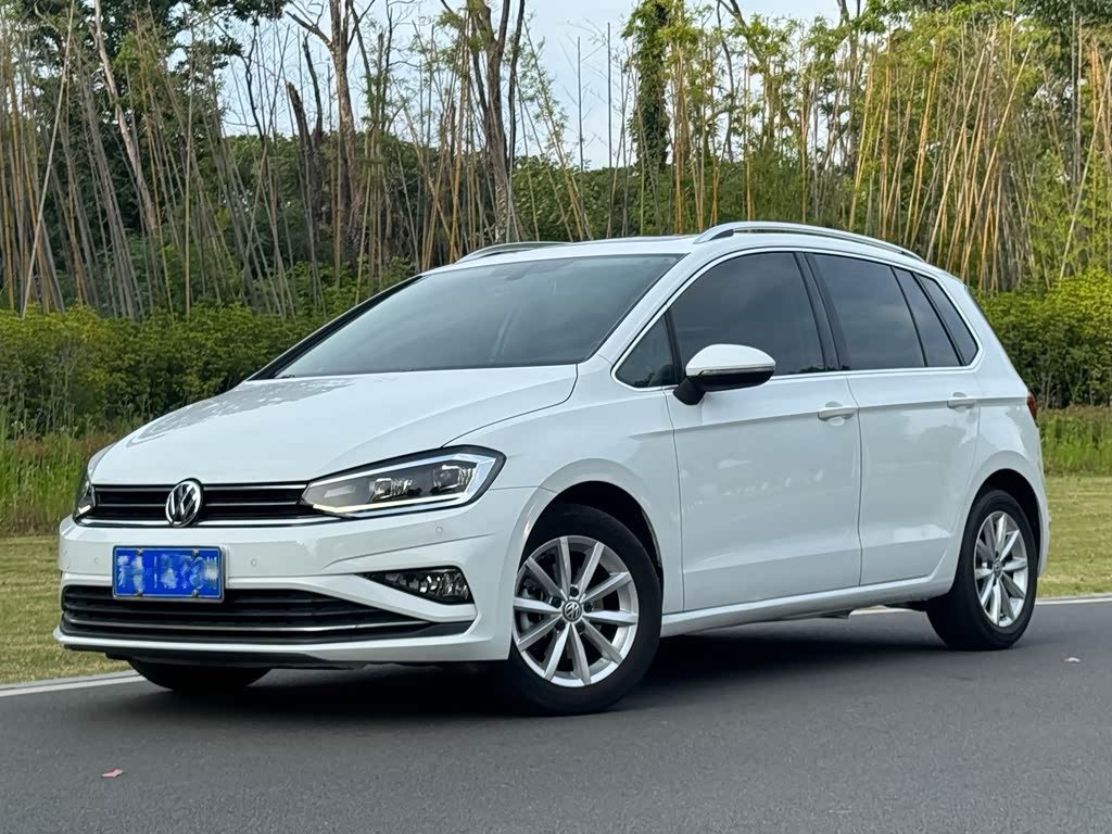 Volkswagen Golf·