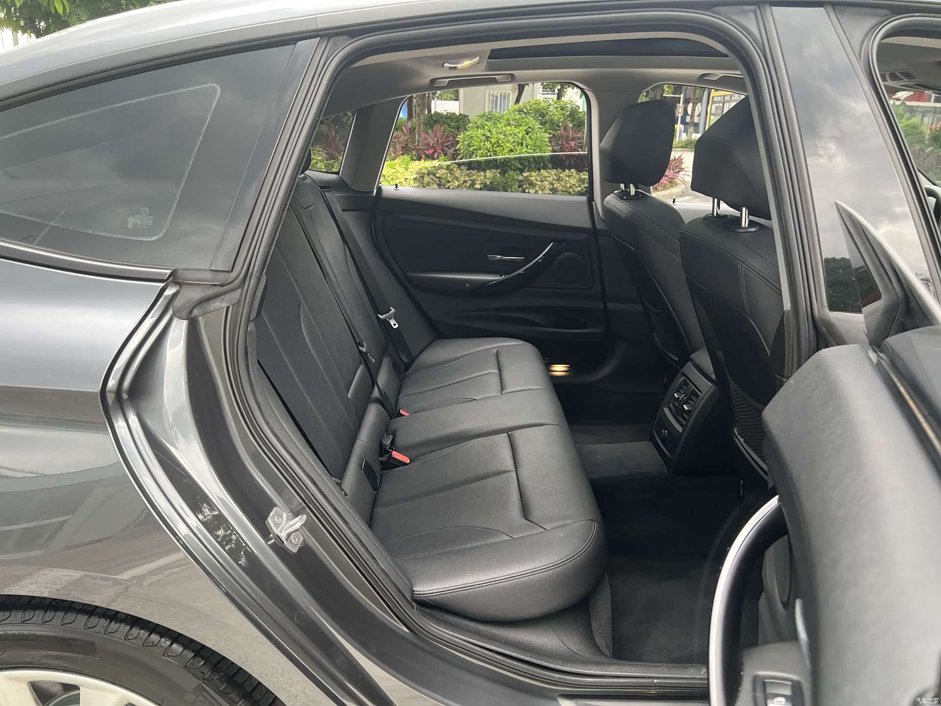 BMW 3 Series, 2019 11