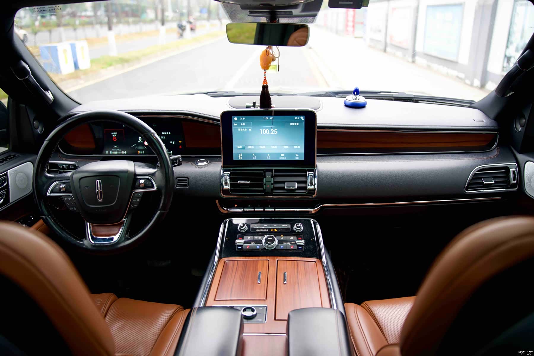 Lincoln Navigator, 2019 17
